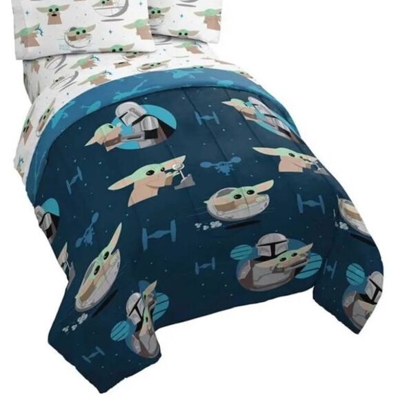 Star Wars Mandalorian 8 Pieces Baby
Yoda" Kids Reversible Full
Bed Set - Picture 2 of 13
